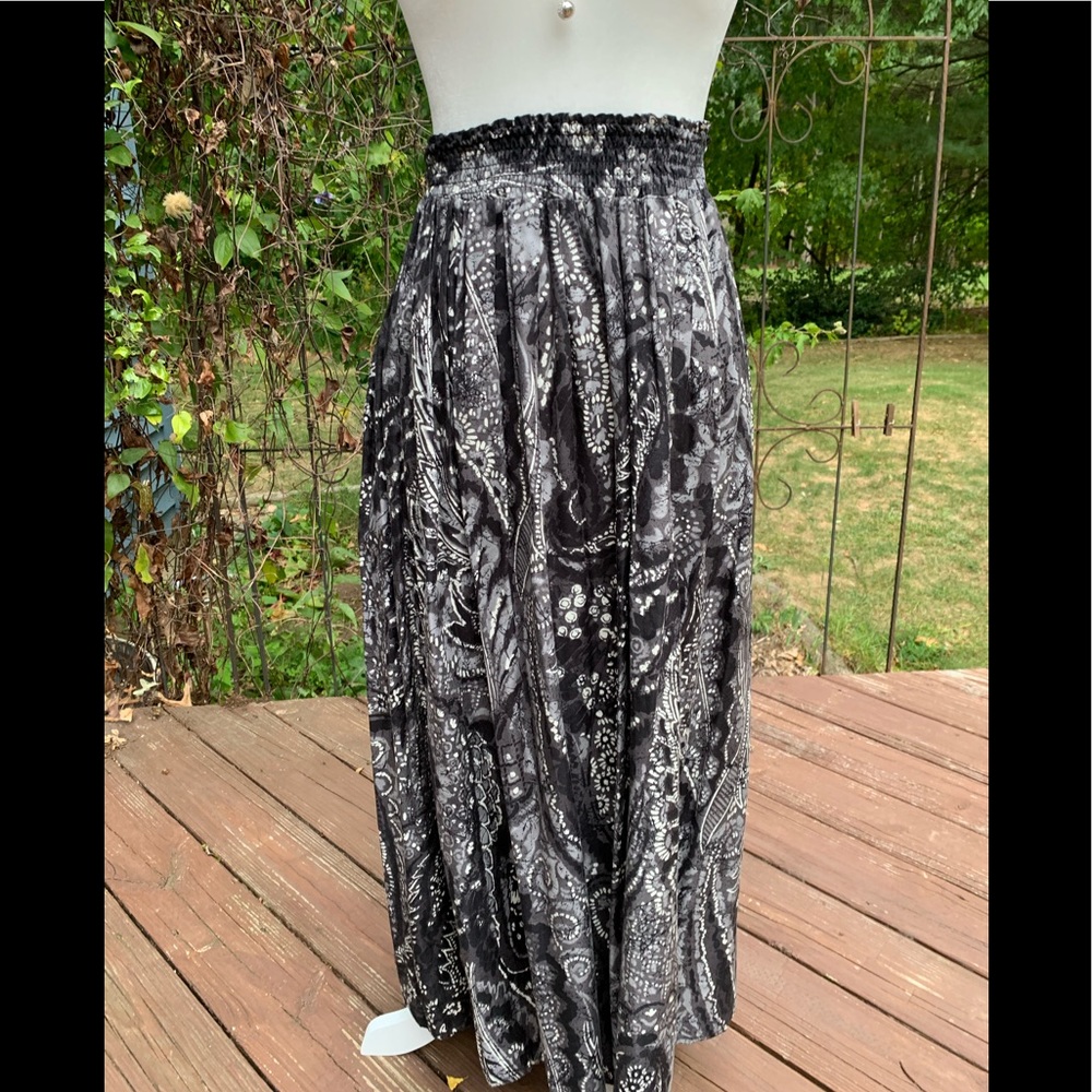 Vintage ‘80s era festival skirt, versatile, comfy